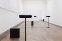Hannah Weinberger: Sound Installation „When You Leave, Walk Out Backwards, So I’ll Think You’re Walking In“ in der Kunsthalle Basel, 2012 