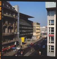 Block 4: Haus am Checkpoint Charlie von OMA, Rem Koolhaas, Matthias Sauerbruch, Aufnahme von 1990 