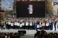 Die Beteiligten der 21 Ausgezeichneten Projekte des Polis Award 2022 auf der Messe in Düsseldorf am 27. April   
