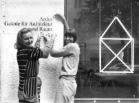 Aedes-Gründerinnen: Helga Retzer und Kristin Feireiss im Jahr 1980