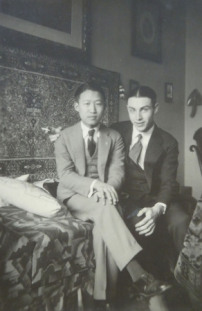 Architekt Chen Kuen Lee mit einem Freund auf einer Aufnahme aus den 1930er-Jahren 