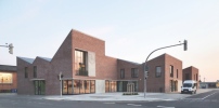 Hauptpreis: Dat Donner Hus - Multifunktionsgebäude in St. Michaelisdonn von Jebens Schoof Arhitekten BDA / Gemeinde St. Michaelisdonn