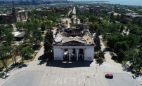 Zerstrung des Dramatheaters Donezk in Mariupol