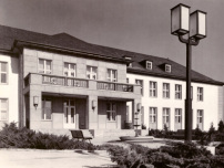 Das Generalshotel auf dem Gelnde des Flughafens BER soll abgerissen werden. Erbaut wurde es Ende der 1940er Jahre. 