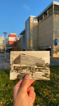 Vorher-Nachher-Vergleich mit Ansichtskarte Centrum Warenhaus Suhl bzw. Einkaufszentrum am Steinweg