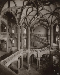 Thomer & Mnnich, Amtsgericht Berlin-Wedding, Treppenhalle, 19001906, Foto: Franz Kullrich  