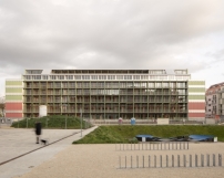 Wohnen: Wohnen im ehemaligen Weinlager in Basel von Esch Sintzel Architekten 