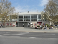 Das Mainfranken Theater vor dem Umbau (2011). Foto: Aarp65, CC BY-SA 3.0, Wikimedia Commons  