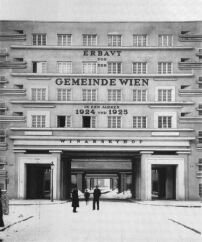 Wynarskyhof in Wien von Peter Behrens