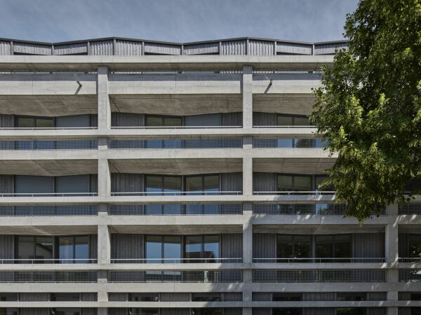 Lebensabend im Sichtbeton - Erweiterung eines Alterszentrums in Kreuzlingen von Berrel Kräutler Architekten