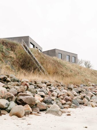Ziegel zwischen Feld und Meer - Haus an der Ostsee von A.ONE Studio