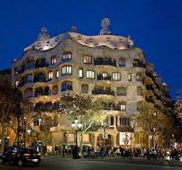 Antoni Gaud: Casa Mil  