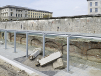 Ausstellungsgraben und Baudenkmal Berliner Mauer  