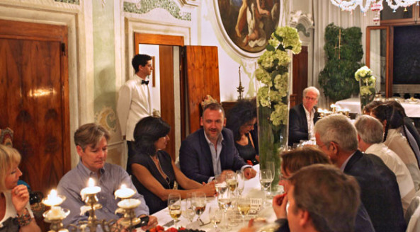 Unseren Bericht zu den erhellenden Gespr�chen im Dark Side Club lesen Sie auf www.designlines.de.