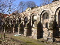 Schloss Kthen: ehemalige Ruine der Reithalle 