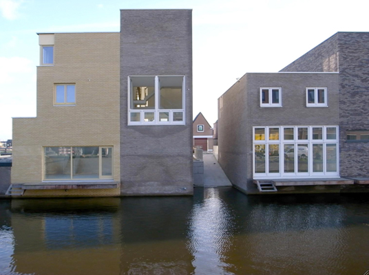 NL Architects: LAAK BLOK 6 DOPPELHAUSHLFTE